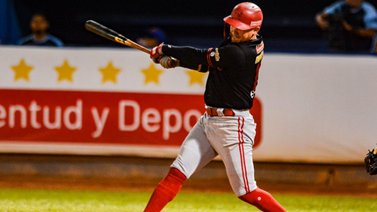 Lara gana y se mantiene de primero junto a Leones