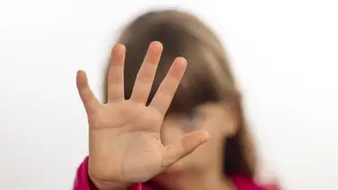 Niña de siete años relata cómo fue víctima de abuso por su abuelastro Niña de siete años relata cómo fue víctima de abuso por su abuelastro