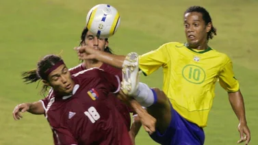 ¡Qué dupla! Arango y Ronaldinho comparten en este partido (+Video)