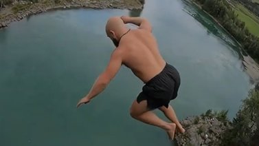 Noruego impone récord mundial en salto mortal (+Video)