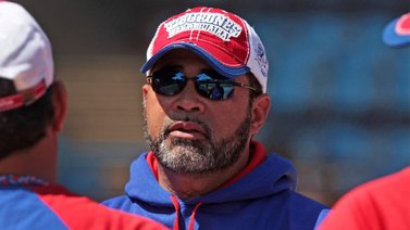 ¡Ya es oficial! Tiburones de La Guaira nombra a Oswaldo Guillén como nuevo mánager
