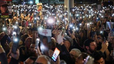 Exrehenes de Hamás protestan en Israel