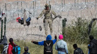 Migrantes varados en el río Bravo enfrentan bajas temperaturas Migrantes varados en el río Bravo enfrentan bajas temperaturas