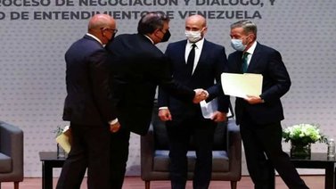 LO ÚLTIMO: Gobierno y oposición acuerdan revisar medidas de inhabilitación dictadas por la Contraloría