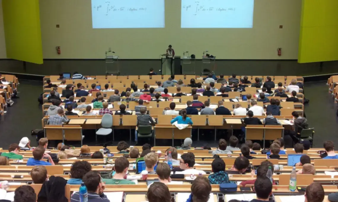 Chicago ofrece a los estudiantes estas ayudas económicas