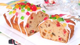Torta con frutas confitadas
