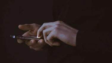 Publicó fotos íntimas de su pareja tras terminar la relación