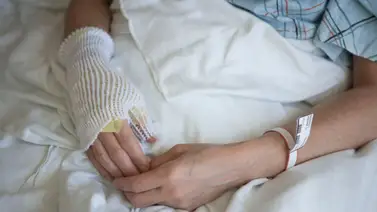 Madre quemó a su hija por confesar que era abusada sexualmente Madre quemó a su hija por confesar que era abusada sexualmente