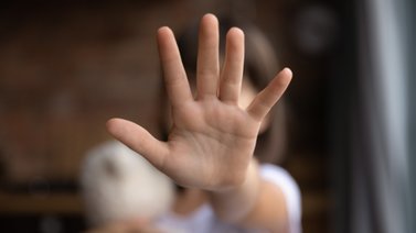 Sujeto abusa de manera sexual de sus sobrinos en España