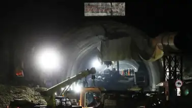 Rescatistas en India aplican un nuevo plan para salvar a trabajadores Rescatistas en India aplican un nuevo plan para salvar a trabajadores