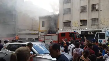 Reportan incendio en la avenida Baralt muy cerca de Puente Llaguno Reportan incendio en la avenida Baralt muy cerca de Puente Llaguno
