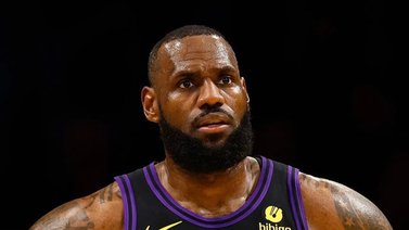 LeBron James hace más historia en la NBA