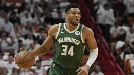 NBA: Antetokounmpo guía el triunfo de los Bucks