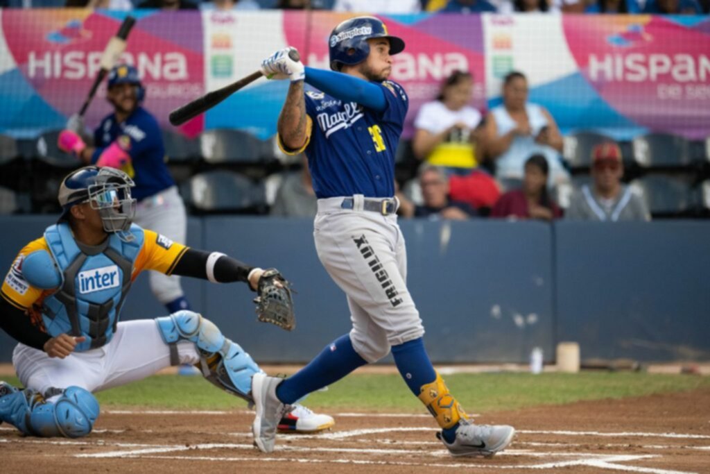 Magallanes cazó Tiburones en su visita a Caracas Magallanes cazó Tiburones en su visita a Caracas