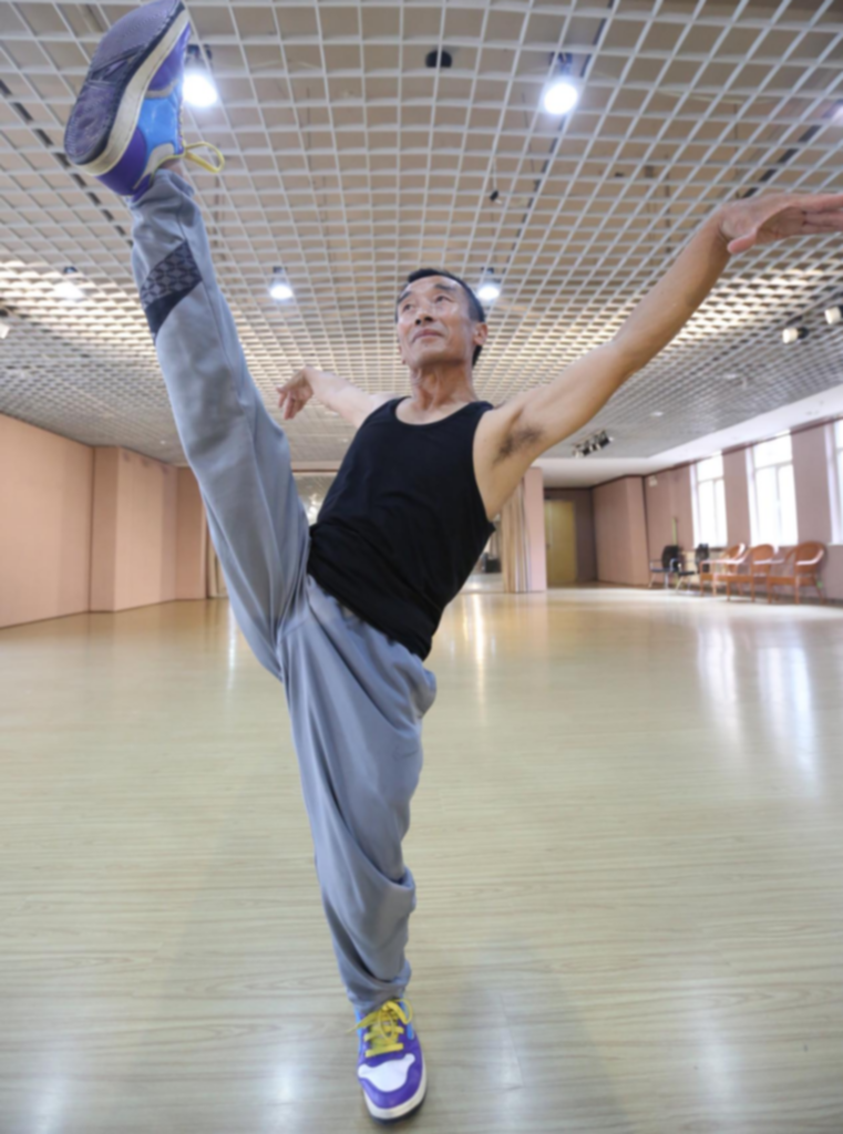 Sueño cumplido | Hombre pasa de limpiador a bailarín a sus 63 años Sueño cumplido | Hombre pasa de limpiador a bailarín a sus 63 años