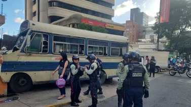 Autobús perdió los frenos y se estrelló frente a la estación Altamira