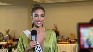 Candidatas al Miss Universos tuvieron un momento espontáneo en desayuno con locutores latinos
