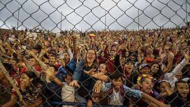 ¡Qué despelote! Hinchas de la Vinotinto sufrieron para ver a la selección en Maturín (+video)