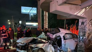 Adolescente sobrevivió de milagro tras chocar en un auto que conducía