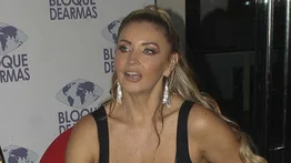 La cantante Liz recibe “la roca” y pone fecha a su boda
