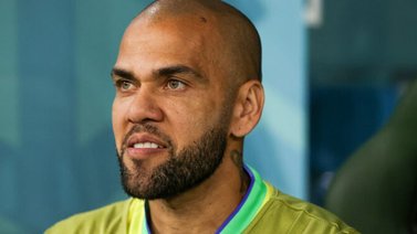 Audiencia de Barcelona envía a juicio al futbolista Dani Alves