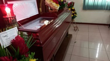 Un hombre murió y lo velaron en una discoteca