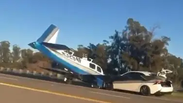 Avioneta choca contra un auto en Texas (+Video) Avioneta choca contra un auto en Texas (+Video)