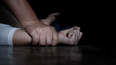 Larga condena para venezolana que explotaba sexualmente a su hija