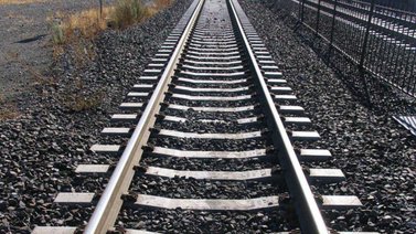 Reportan descarrilamiento de 19 vagones de un tren