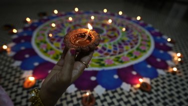 Diwali, explosión de luz y color en India