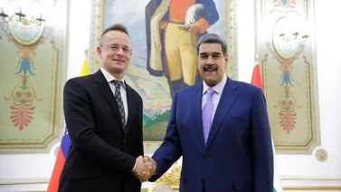 Canciller de Hungría se reúne con Maduro
