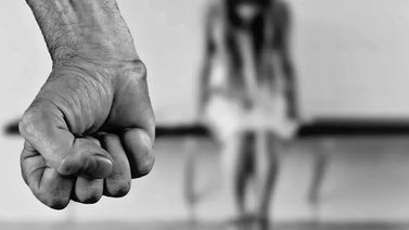 Profesor abusó sexualmente de una alumna