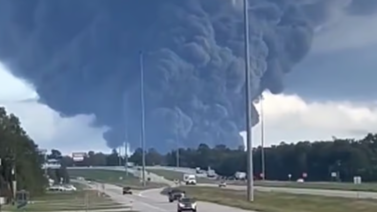 LO ÚLTIMO: Alerta en ciudad de EEUU por explosión en planta química (+Videos)