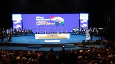 Maduro propone debate para la "defensa de la Guayana Esequiba"