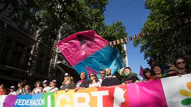 Miles de miembros de la comunidad LGBTI+ marchan en Argentina Miles de miembros de la comunidad LGBTI+ marchan en Argentina