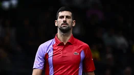 Novak Djokovic avanza a cuartos de final del Masters de París