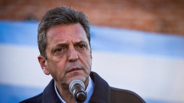 Sergio Massa reacciona ante largas colas de gasolina en Argentina