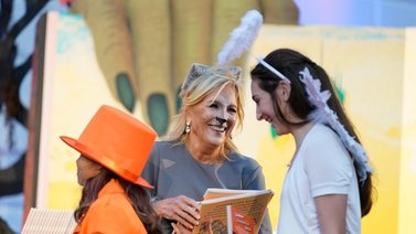 Jill Biden sorprendió a niños en Haloween (+Fotos)