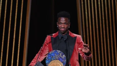 Vinicius Jr. gana el premio Sócrates en la gala del Balón de Oro