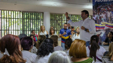 AHORA: Reapareció Carlos Prosperi: Trabajando en el campo y a caballo (+Video)