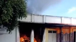 Un muerto y varios heridos tras incendio de Registraduría Nacional en Colombia