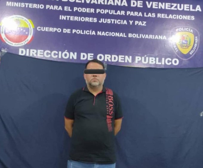 Apresan a un hombre que vendía entradas de cortesía a las afueras del Universitario Apresan a un hombre que vendía entradas de cortesía a las afueras del Universitario
