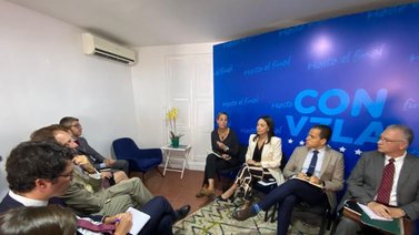 María Corina Machado se reúne con diplomáticos de diversos países