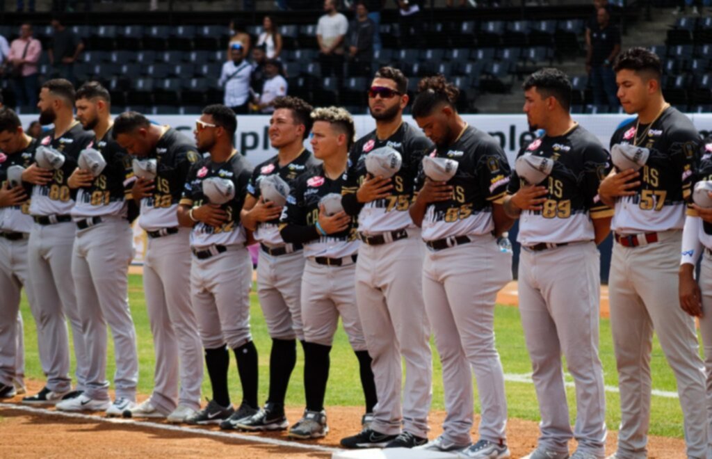 Leones del Caracas vence a Tiburones en su regreso al Universitario Leones del Caracas vence a Tiburones en su regreso al Universitario