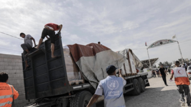 Entran nuevos camiones con ayuda humanitaria en Gaza