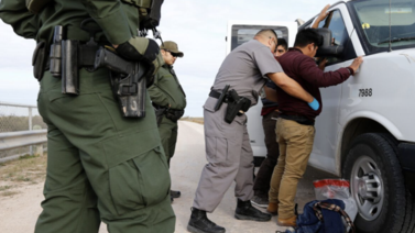Por tercer mes consecutivo: Aumentan cifras de detención de migrantes en frontera de EEUU