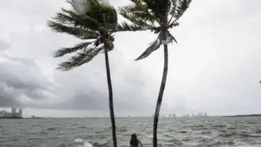 Huracán Tammy azotará varias islas caribeñas este fin de semana Huracán Tammy azotará varias islas caribeñas este fin de semana