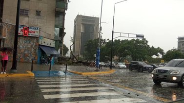 Lluvias causan estragos en la capital
