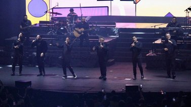 Voz Veis sorprendió a sus fans en la primera noche de “La Última Función World Tour”