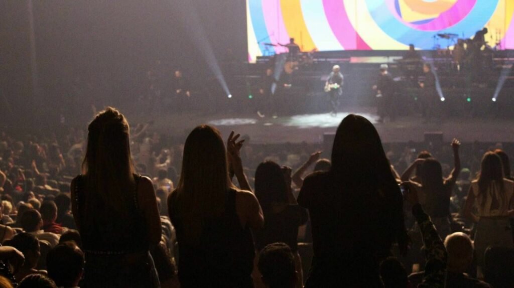 Voz Veis sorprendió a sus fans en la primera noche de “La Última Función World Tour” Voz Veis sorprendió a sus fans en la primera noche de “La Última Función World Tour”